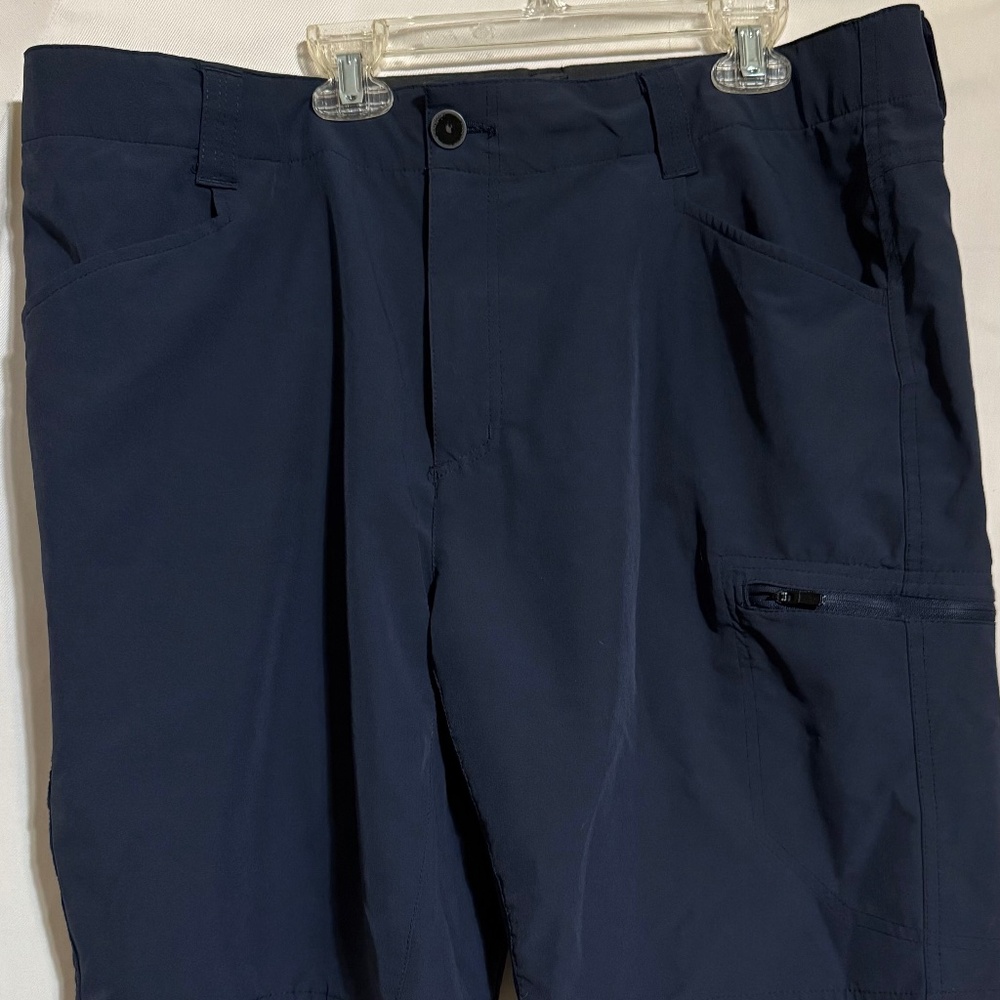 ZeroXposur Travel Series Dark Blue Mens Shorts Size 38